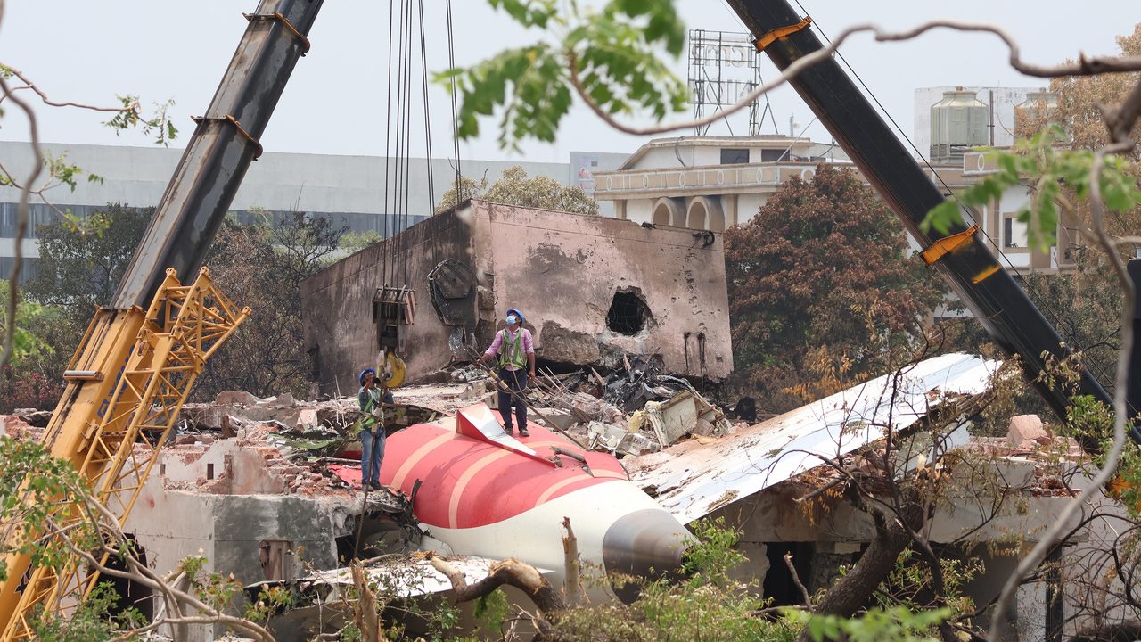 Los motores del avión de Air India colapsaron en pleno despegue por falta de combustible