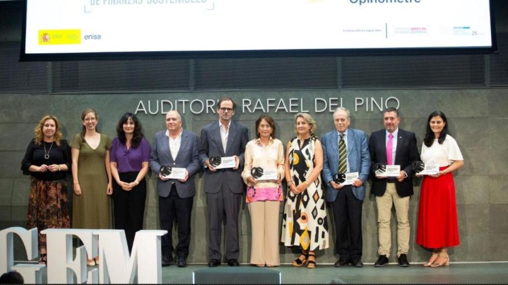 Participantes en la presentación de la Gema España 2024-2025 Informe del Observatorio de Emprendimiento de España (OEE), una institución que cumple 25 años.
