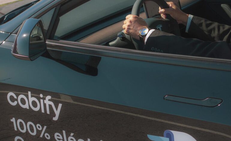 Cabify consolida su operativa y contará con puntos de recogida exclusivos en los aeropuertos de Madrid y Barcelona