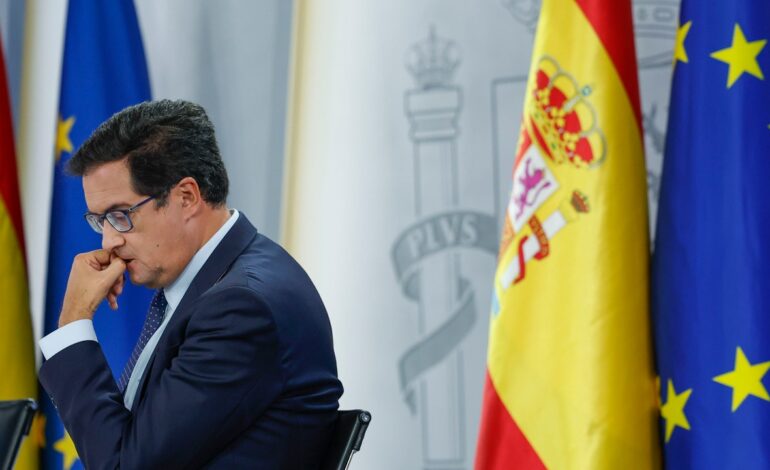 convoca solo 36.500 plazas públicas, casi 10.000 menos de las exigidas por las centrales