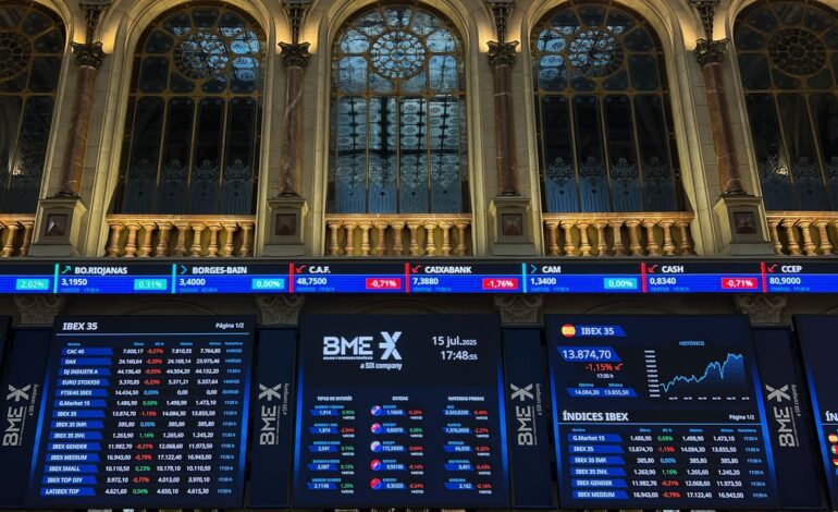 El Ibex 35 se desmarca de las bolsas europeas y cierra en positivo