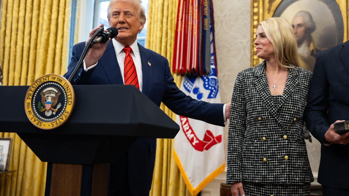 Trump trata sin éxito de atajar la rebelión MAGA por la falta de transparencia en el ‘caso Epstein’