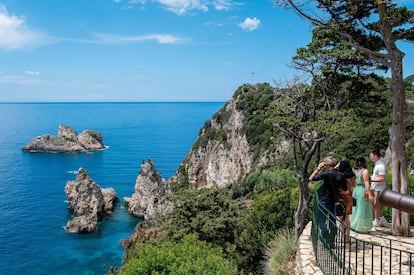 Vistas desde un mirador de Paleokastritsa, en Corfú.