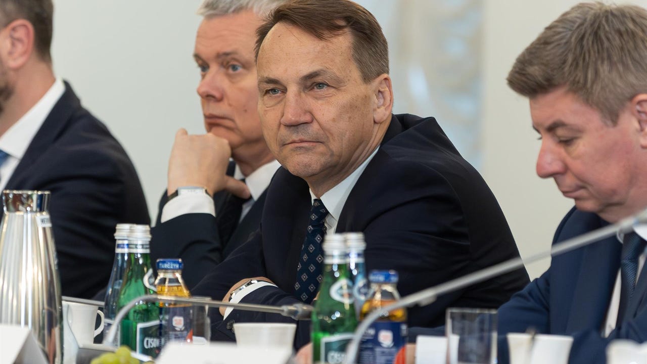 Polonia acusa al primer ministro húngaro de llevar «años saboteando» la UE en coordinación con Putin
