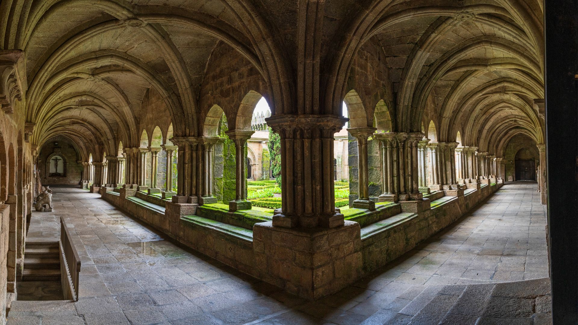 Claustro de la Catedral de Tui en Pontevedra