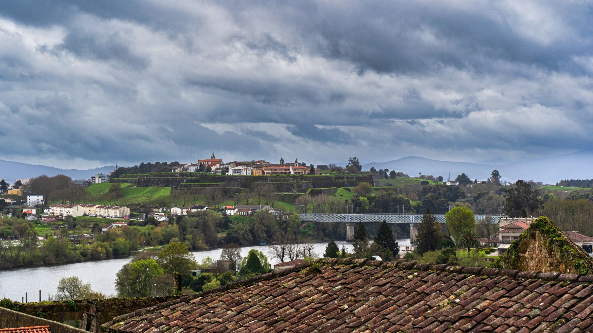 La ciudad portuguesa de Valença es Miño Vista de Tui