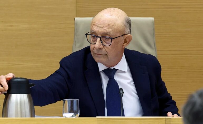 El despacho que fundó Montoro pide que se anulen los correos en los que se basa la causa
