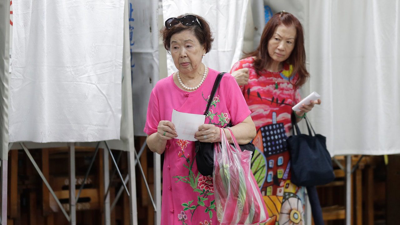 Los taiwaneses deciden si destituyen a los legisladores pro chinos en una inusual votación