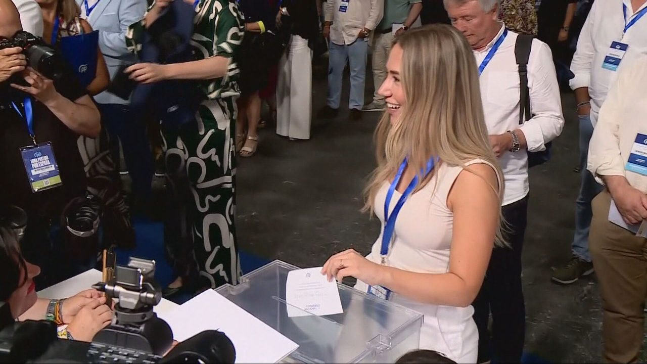 el efecto Noelia Núñez provoca un nuevo enfrentamiento entre el PP y el PSOE por los currículums