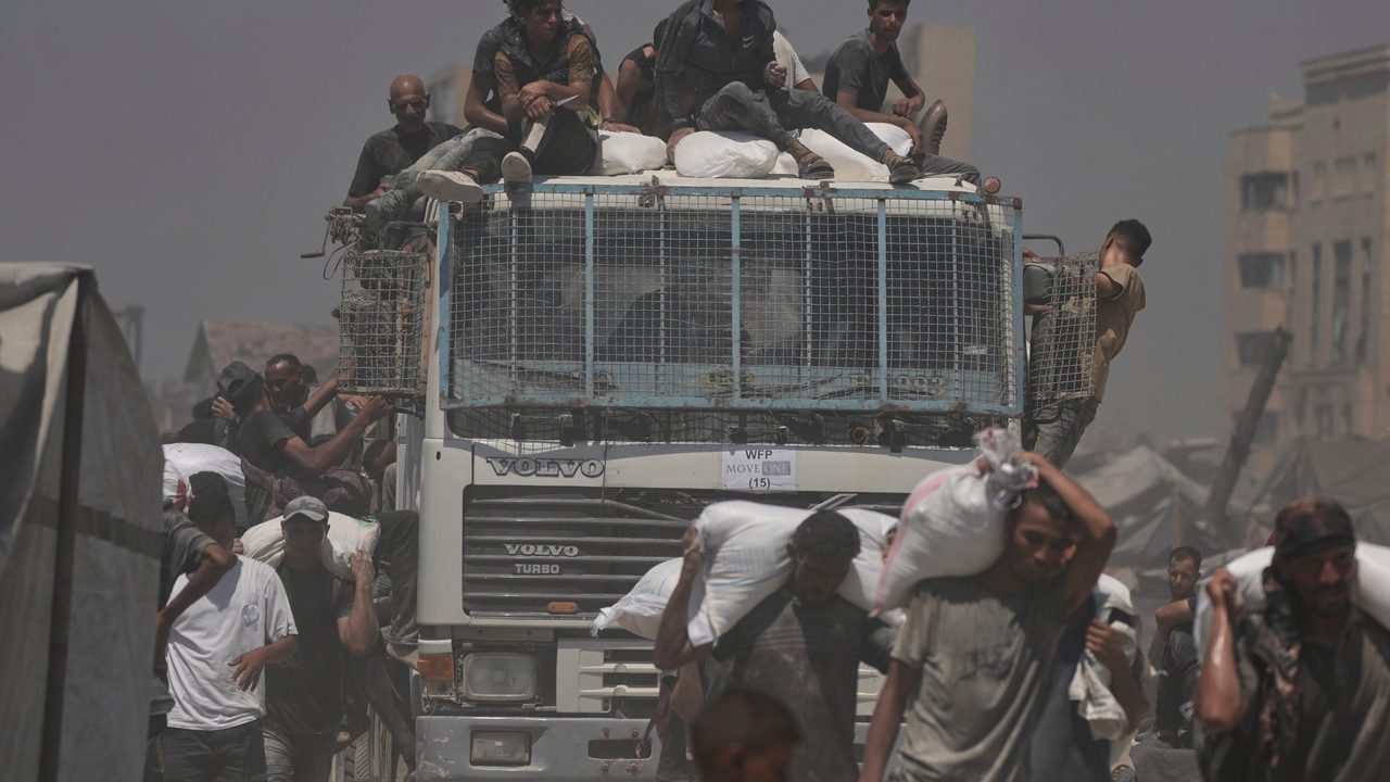 Jordania y Emiratos Árabes lanzan 25 toneladas de ayuda humanitaria sobre Gaza