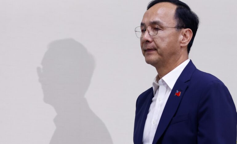 El líder del oficialismo taiwanés dimite tras el fiasco de las elecciones para destituir a los opositores