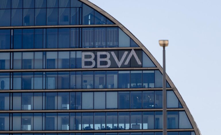 gana 5.447 millones de euros, un 9% más, y anuncia que repartirá 36.000 millones entre sus accionistas hasta 2028