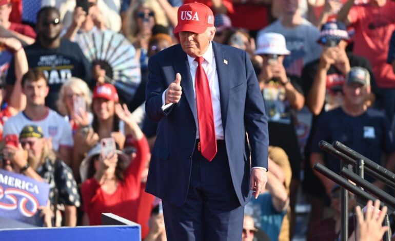 Trump se coloca en el centro del lanzamiento del 250 aniversario de la Independencia de EEUU
