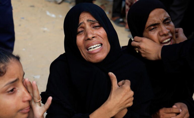 Israel mata decenas de gazatíes, mientras Trump espera “solución” a diálogos de tregua esta semana