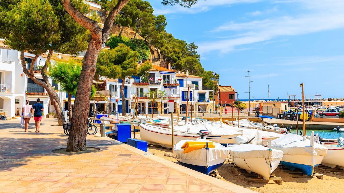 Llafranc, la bahía donde reside todo el glamur de la Costa Brava