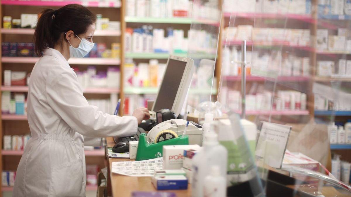 el testimonio del farmacéutico que debe seguir trabajando con 78 años