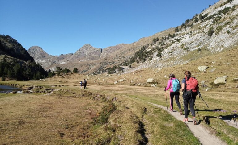 Guía práctica para iniciar la temporada senderista con buen pie | El Viajero