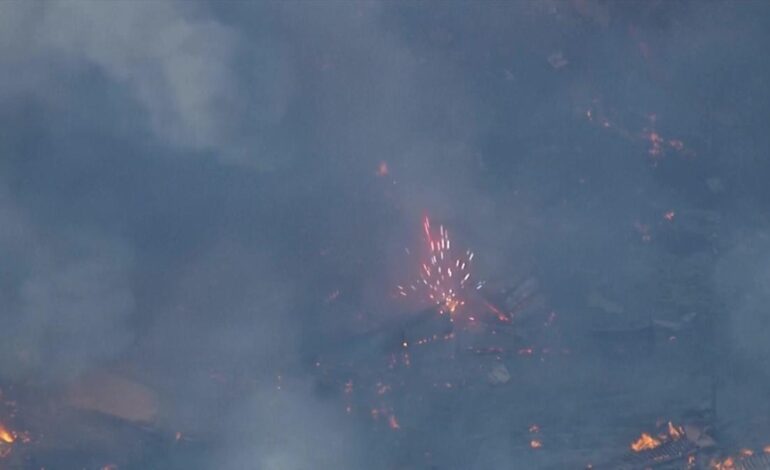 El incendio de un depósito de fuegos artificiales deja al menos siete desaparecidos en California