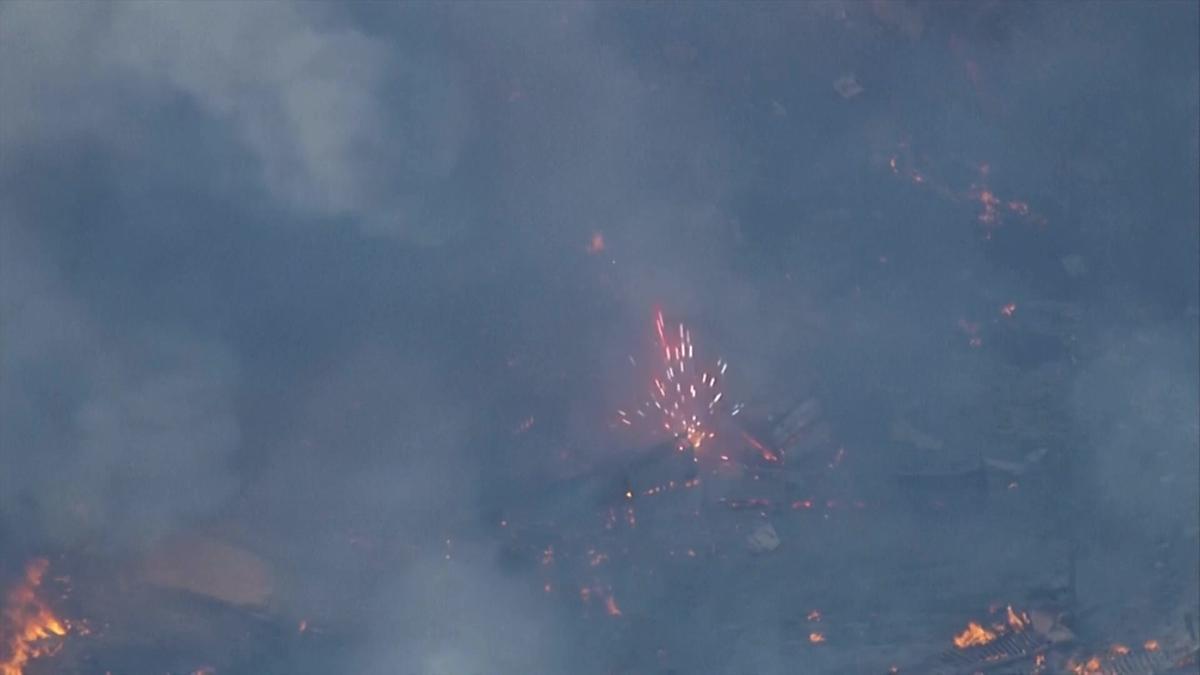 El incendio de un depósito de fuegos artificiales deja al menos siete desaparecidos en California
