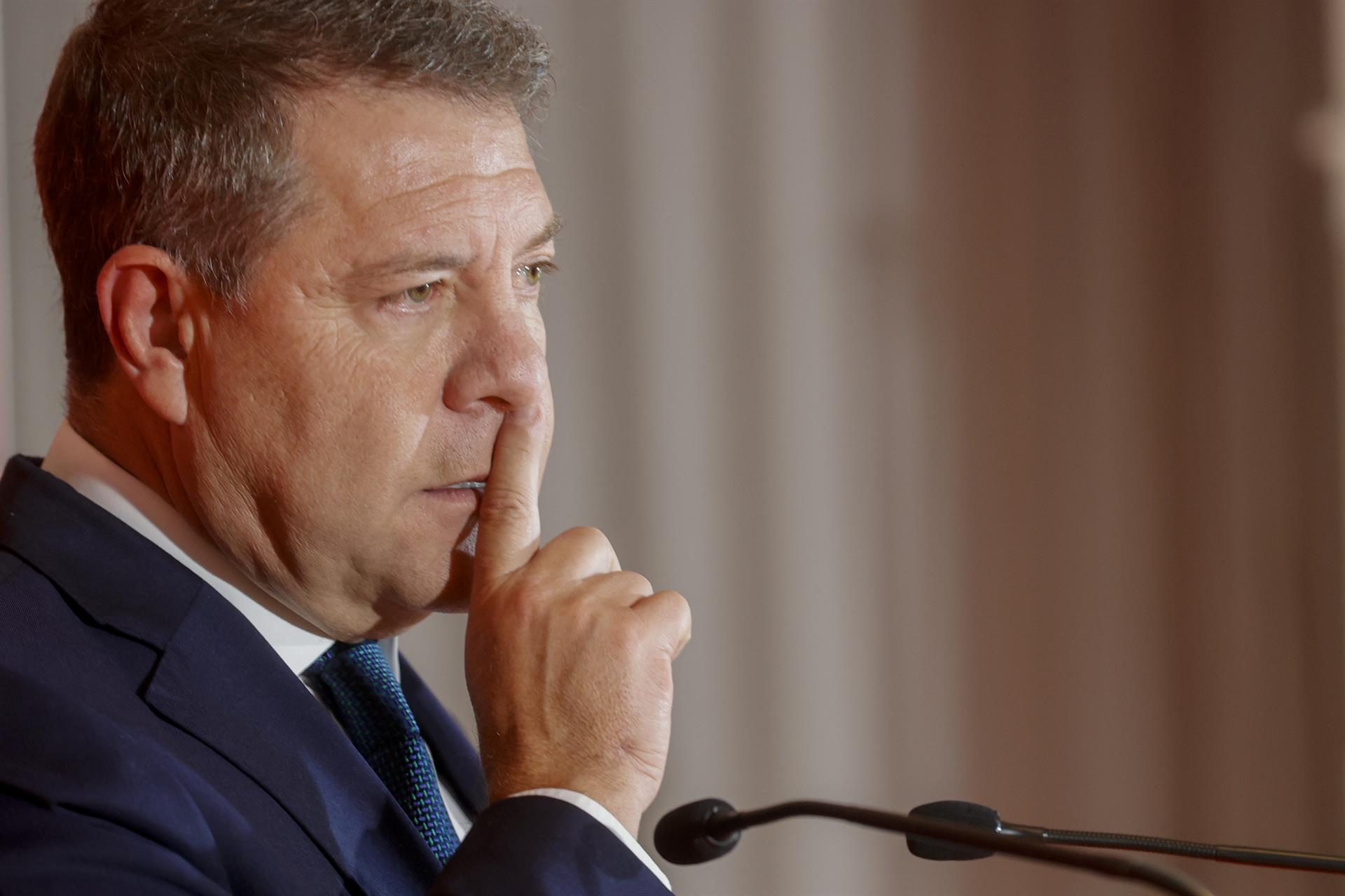 Page rompe filas con Sánchez y reclama elecciones o una cuestión de confianza