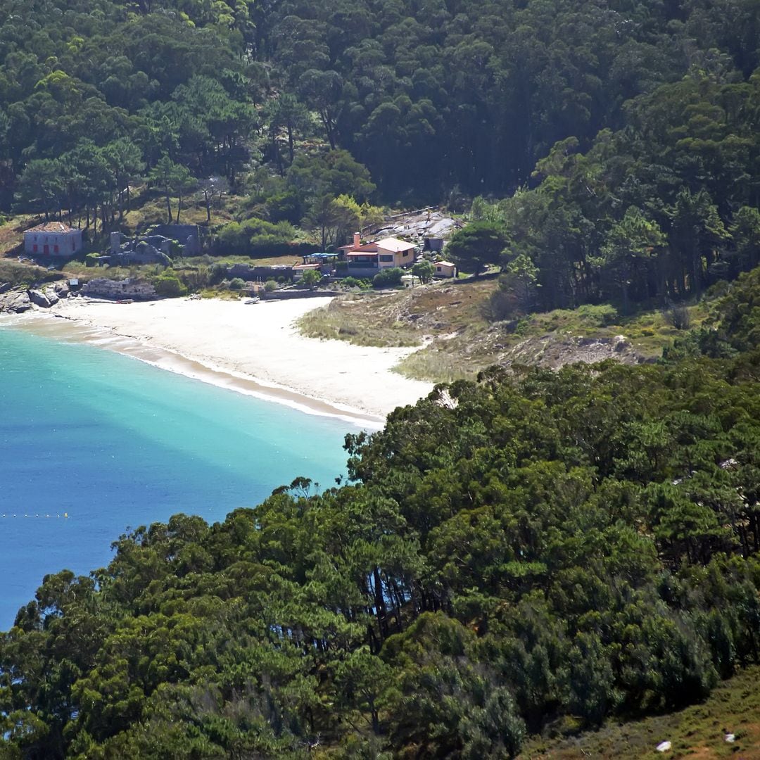 Playa Paradisiaca en la isla de Ons, Parque Marítimo-Terrestre de las Islas Atlánticas en Pontevedra, Galicia