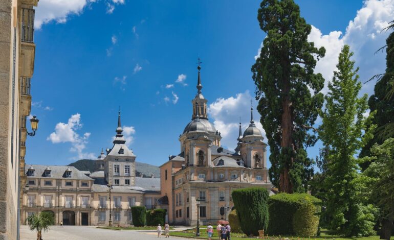 Las ‘Highlands’ de Segovia: bosques, palacios, castillos, whisky… y mucho cordero | El Viajero