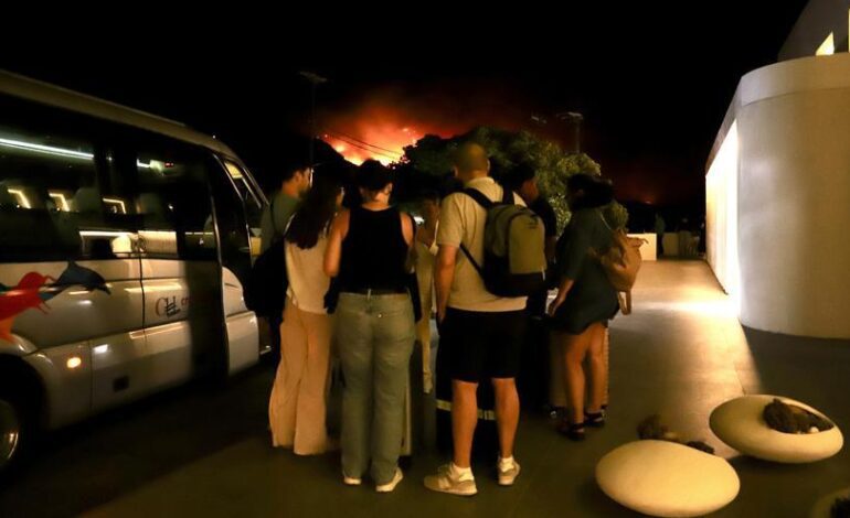 Un incendio en la isla griega de Creta obliga a la evacuación de 5.000 personas