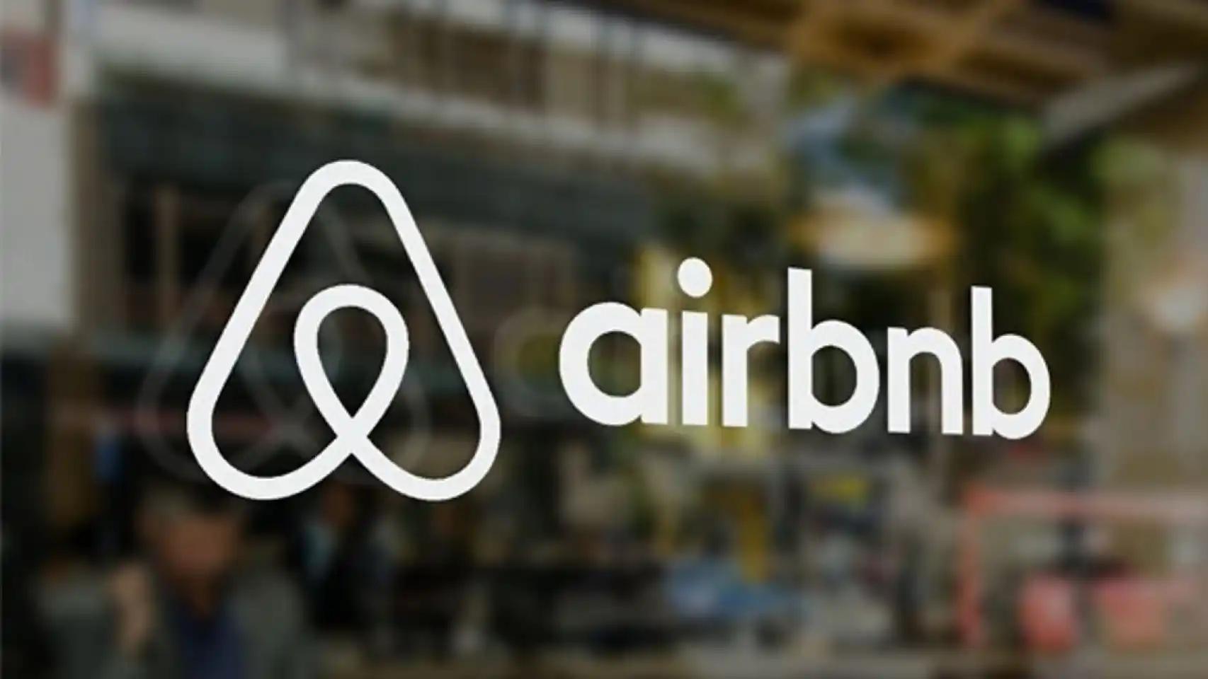 Vivienda acuerda con Airbnb la retirada de anuncios sin código y el envío mensual de datos desde agosto