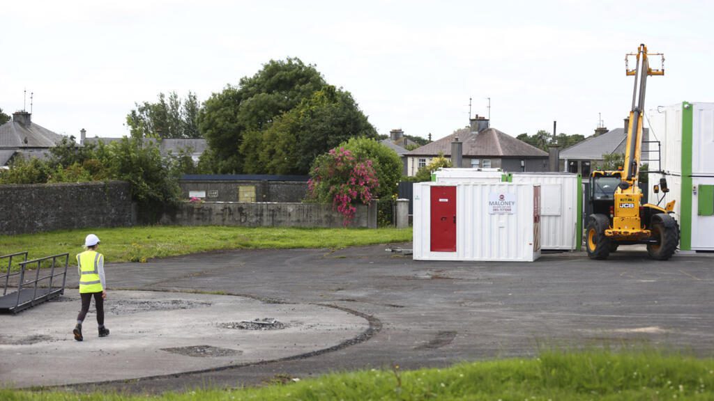 Terror en “El Hogar”: comienza la excavación en una fosa común con casi 800 bebés en Irlanda