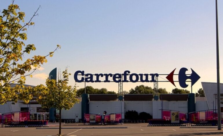 Carrefour pincha en los hipermercados pero acelera con Supercor en España