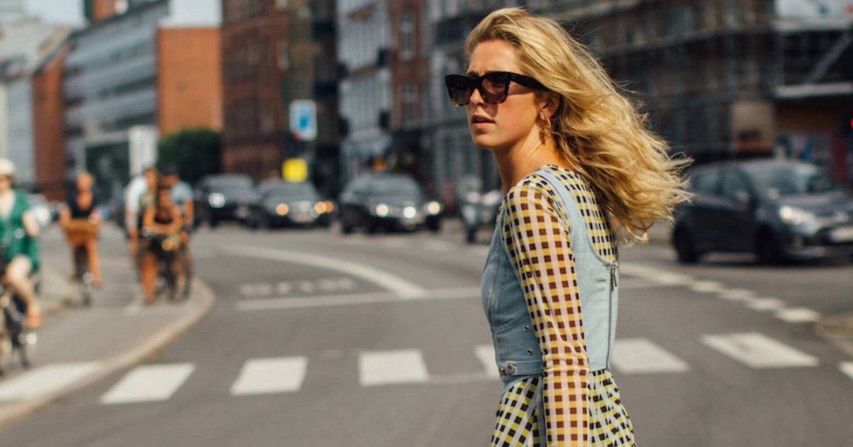 Zara adelanta las 7 nuevas tendencias en vestidos que las mujeres elegantes lucirán el próximo entretiempo