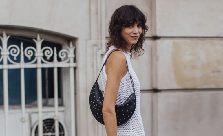 Descubre los 10 vestidos blancos de Zara en segundas rebajas ideales para el verano por menos de 30 euros