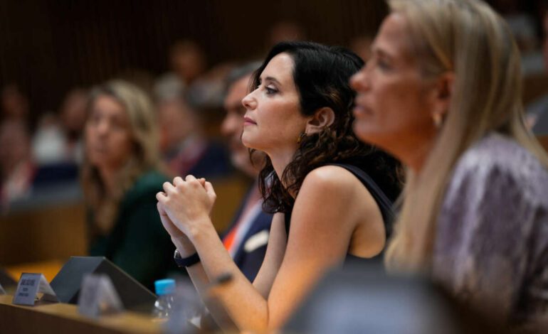 Ayuso alerta de la “miseria” que ha generado el Gobierno en la empresa con su legislación“absurda, totalitaria e ideológica”