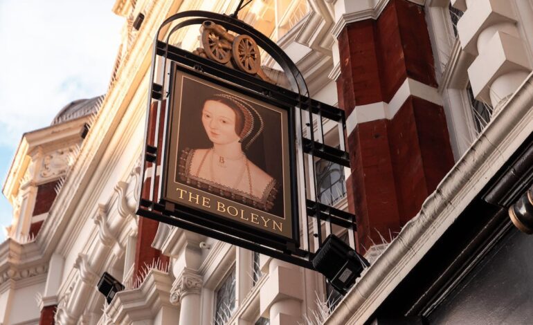 The Mayflower o The George Inn: seis ‘pubs’ centenarios en los que tomar una pinta en Londres | Guía El Viajero 2025