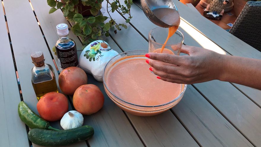 PLATOS REFRESCANTES VERANO | El gazpacho se reinventa con los ingredientes más inesperados: sandía, remolacha o fresa