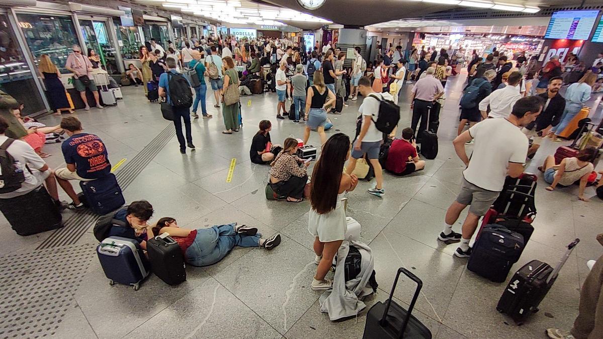 El AVE, una ratonera que asfixia a Adif