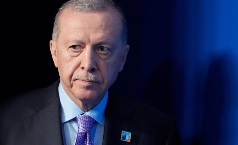 La oposición turca llama a la resistencia contra Erdogan tras 100 días de la detención del alcalde de Estambul