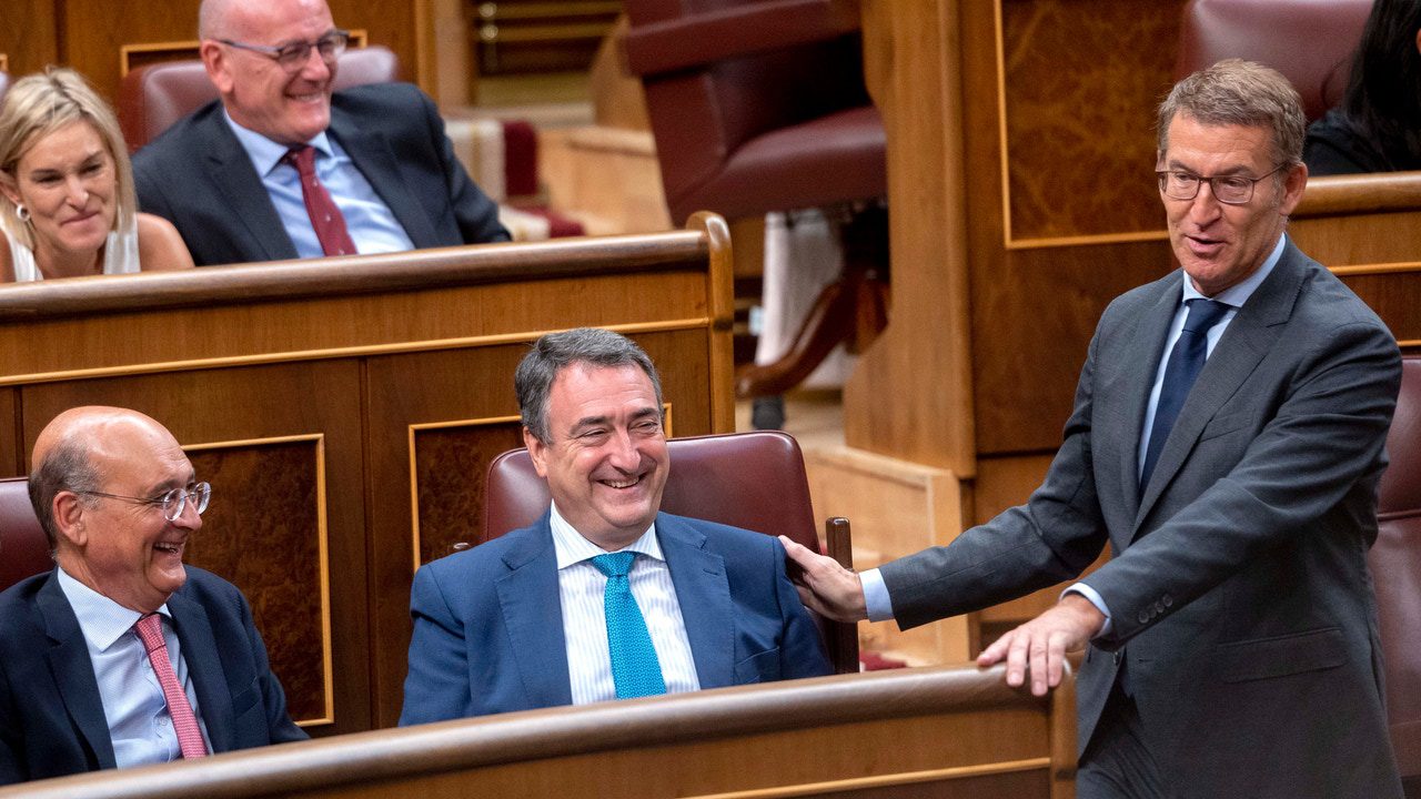 Feijóo busca abrir relaciones con el PNV tras meses de duras críticas desde Génova