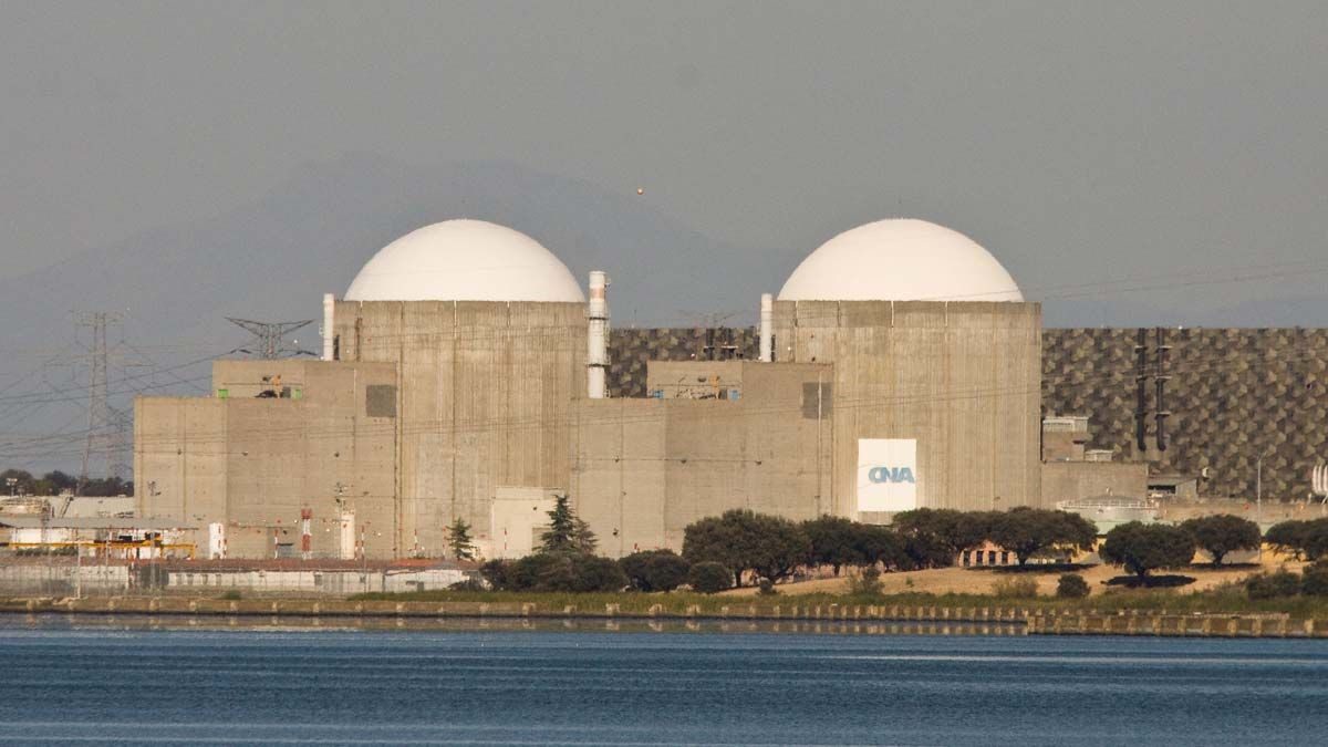 El 66% de los votantes del PSOE en Extremadura se opone al cierre de la central nuclear de Almaraz