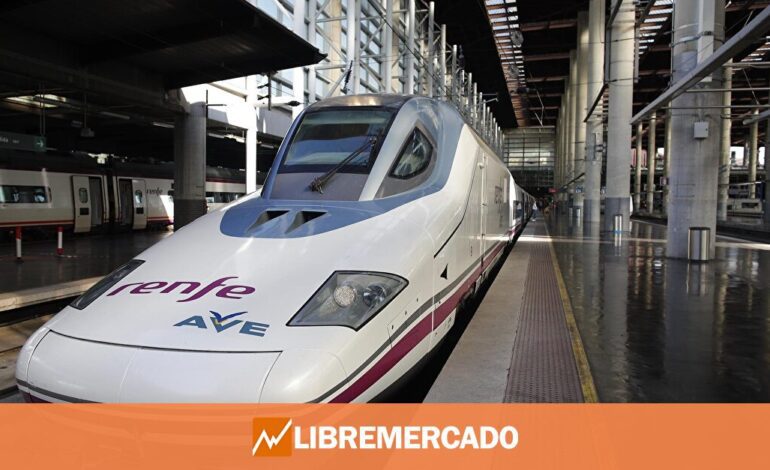 ¿Se acabó pagar 2 euros por una botella en el tren? Esto es lo que propone Sumar