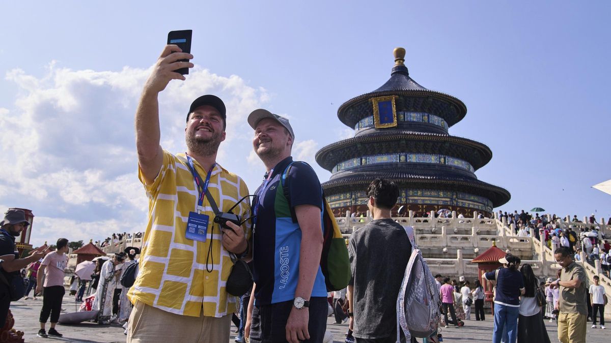 China abre sus puertas al turismo y amplía a 75 la lista de países exentos de visado