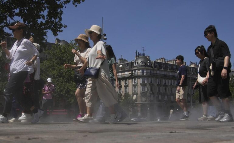 París, en alerta roja por la ola de calor sofocante que azota a Europa