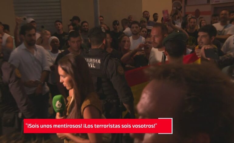 los ultras acosan e increpan a una reportera de laSexta en Torre-Pacheco