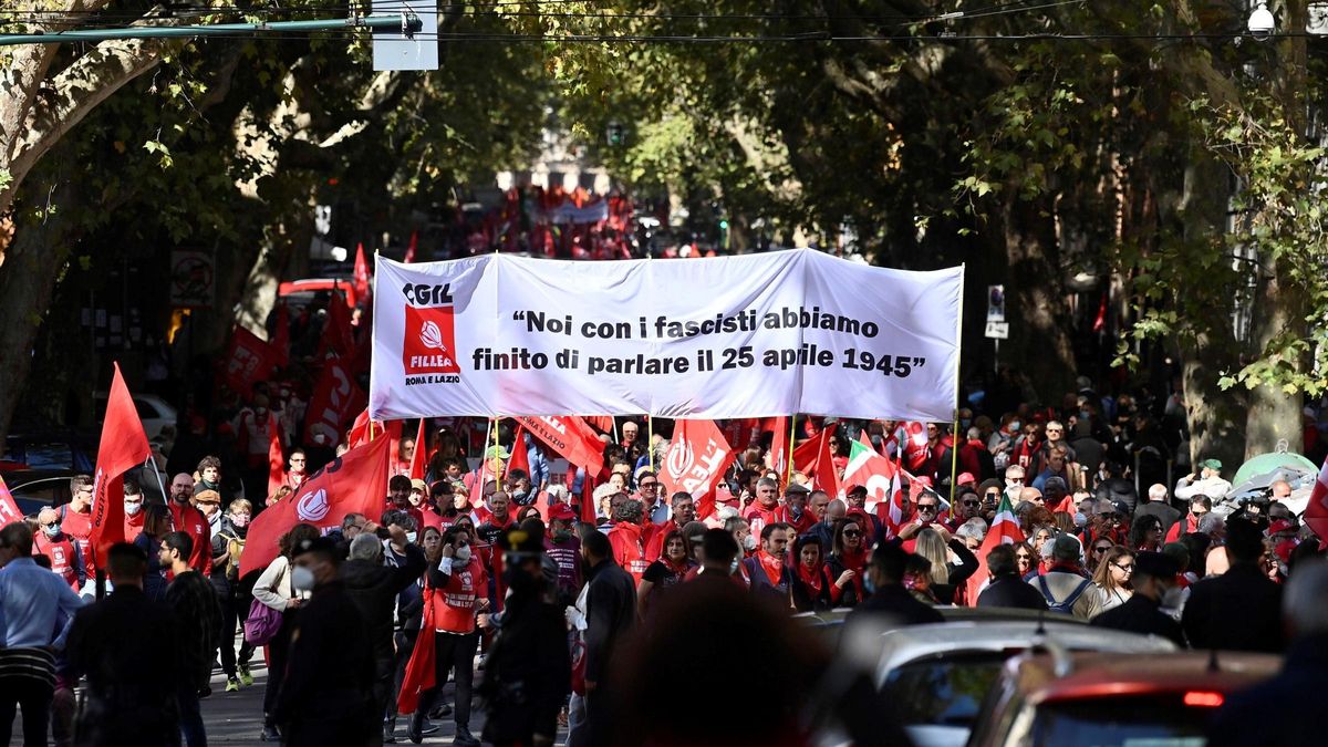 Italia desmantela una red de presuntos supremacistas blancos que difundía propaganda fascista en redes sociales