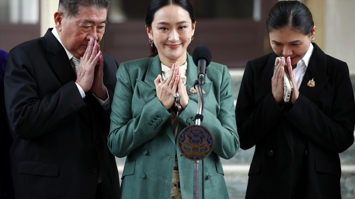 La justicia de Tailandia suspende a la primera ministra por una llamada telefónica contra el interés nacional