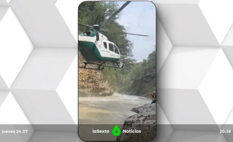 la espectacular maniobra de un helicóptero de la Guardia Civil para rescatar a tres barranquistas