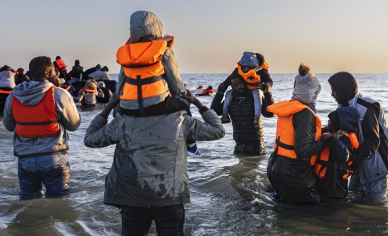 "Uno dentro, uno fuera": el polémico pacto migratorio entre Reino Unido y Francia
