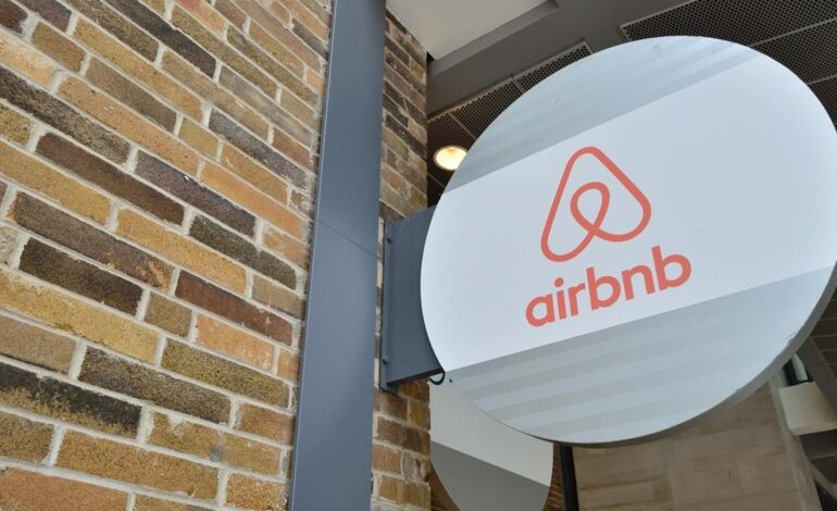 Airbnb pide eximir a las zonas rurales de las restricciones a los pisos turísticos para activar el turismo en esas zonas