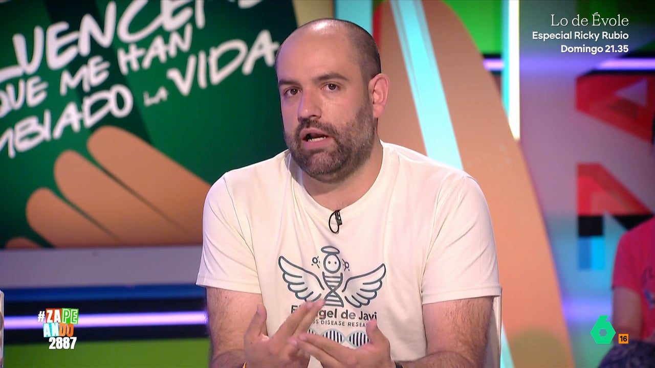 Creo que está conectando con algún ser…