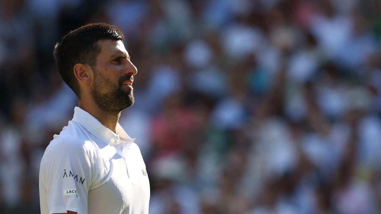 Djokovic explotó contra su equipo ante el ‘baile’ de Sinner: «Observa y calla»